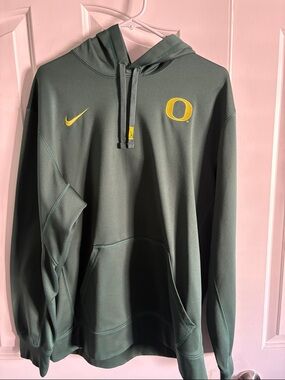 Nike Men’s Dark Green Pullover Hoodie with Yellow Oregon Logo